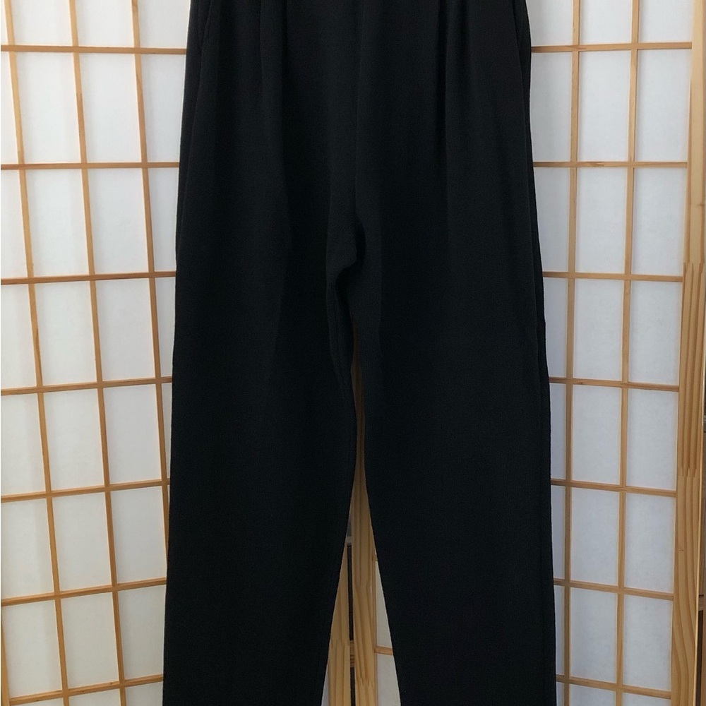 ST. JOHN Basics Black Santana Knit Pleated Tapered Pants Size 8 Pocket Excellent